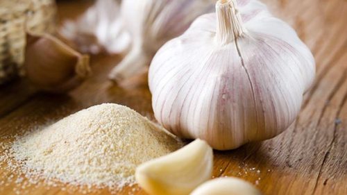 Garlic Seasoning là bột tỏi được nêm nếm các loại gia vị khác.